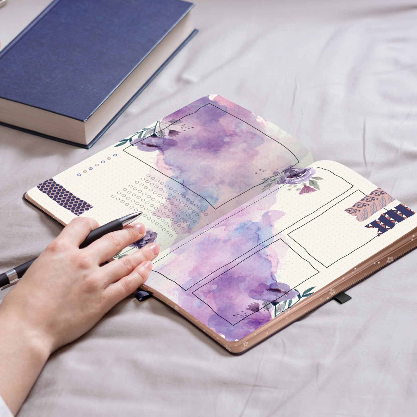 文学空間 Amazon.com: WERNNSAI Luminous Space Notebook Set - Journal